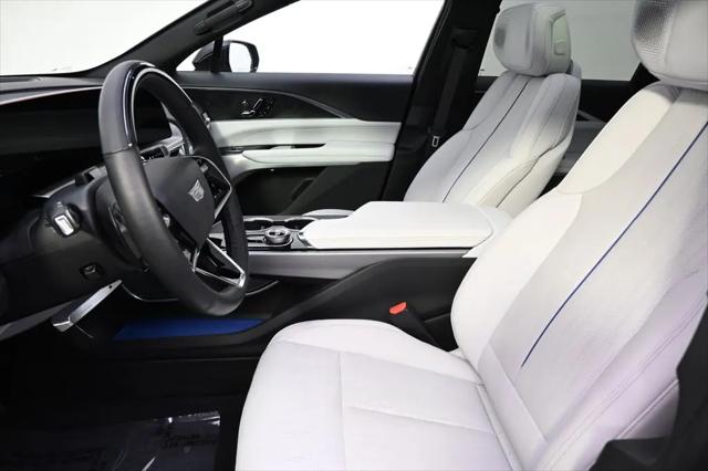2025 Cadillac iQ Luxury w/1SD