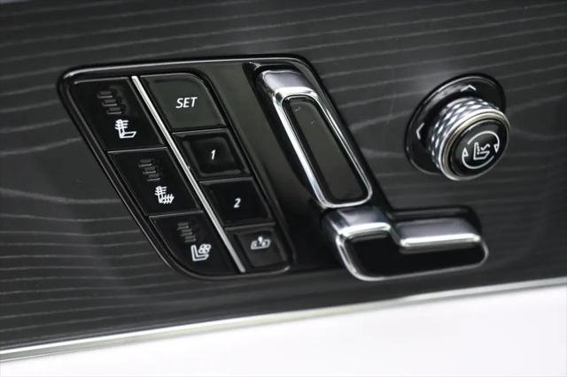 2025 Cadillac iQ Luxury w/1SD