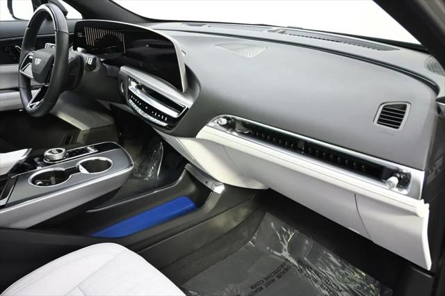 2025 Cadillac iQ Luxury w/1SD