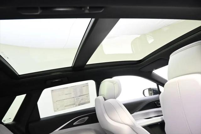 2025 Cadillac iQ Luxury w/1SD