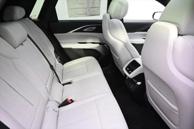 2025 Cadillac iQ Luxury w/1SD