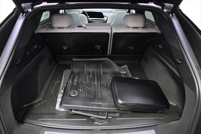 2025 Cadillac iQ Luxury w/1SD