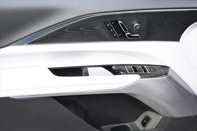2025 Cadillac iQ Luxury w/1SD