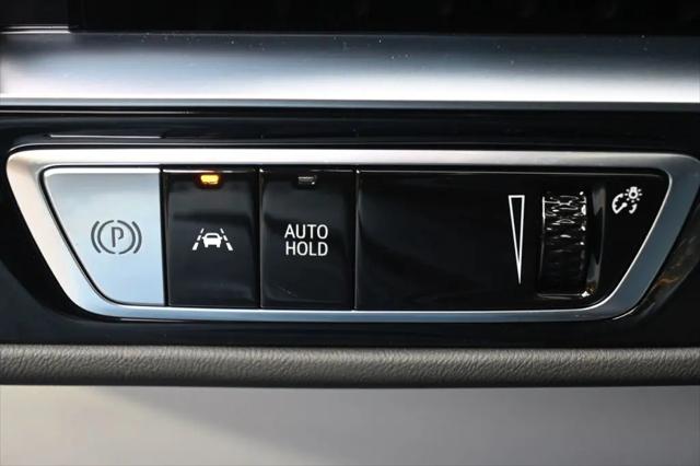 2025 Cadillac iQ Luxury w/1SD