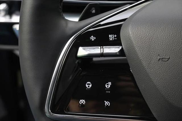 2025 Cadillac iQ Luxury w/1SD