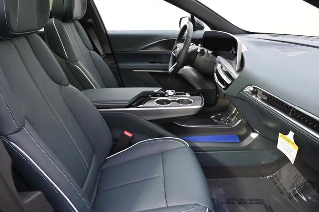 2025 Cadillac iQ Luxury w/1SE