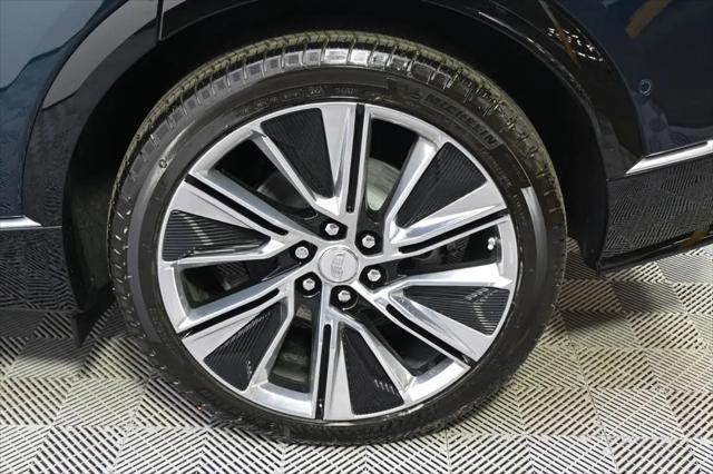 2025 Cadillac iQ Luxury w/1SE