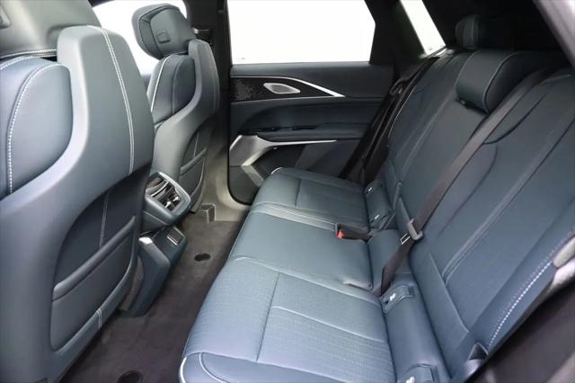 2025 Cadillac iQ Luxury w/1SE
