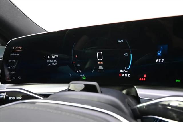 2025 Cadillac iQ Luxury w/1SE