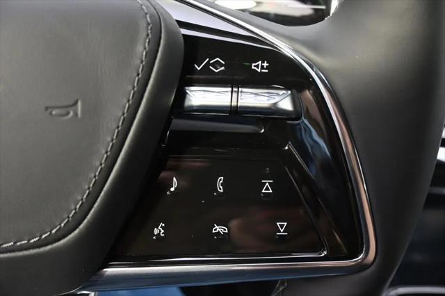 2025 Cadillac iQ Luxury w/1SE
