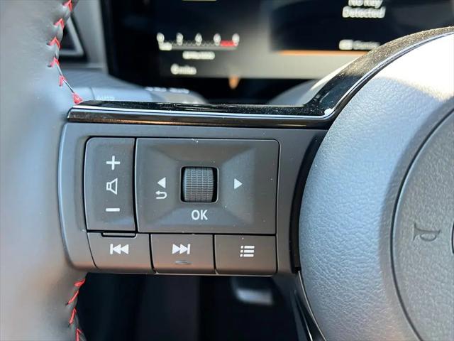 2025 Nissan Kicks SR FWD