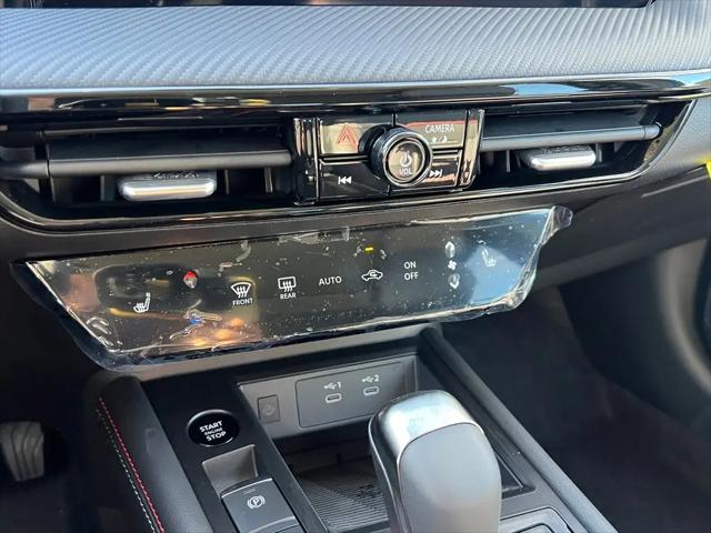 2025 Nissan Kicks SR FWD