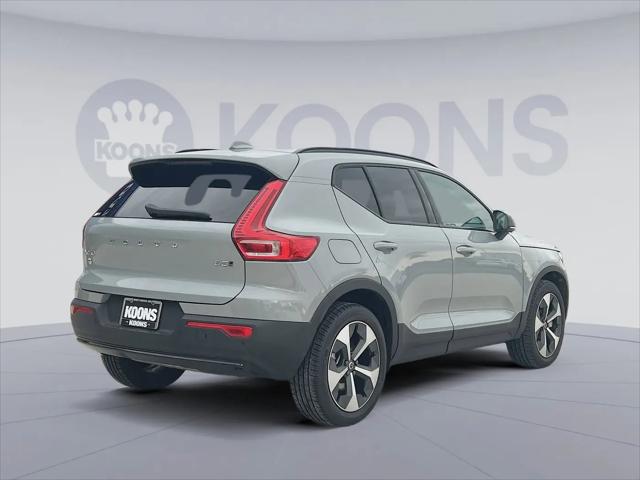 2026 Volvo XC40 Plus, B5 AWD Gas (mild hybrid), Dark