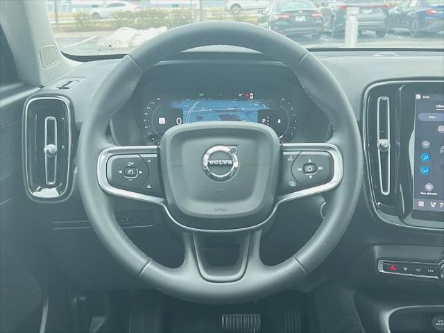 2026 Volvo XC40 Plus, B5 AWD Gas (mild hybrid), Dark