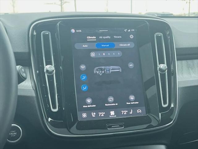 2026 Volvo XC40 Plus, B5 AWD Gas (mild hybrid), Dark