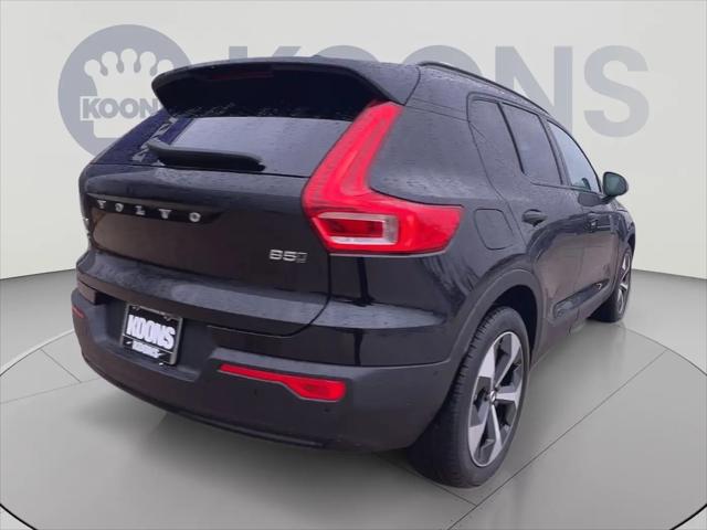 2026 Volvo XC40 Plus, B5 AWD Gas mild hybrid, Dark