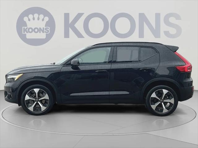 2026 Volvo XC40 Plus, B5 AWD Gas mild hybrid, Dark