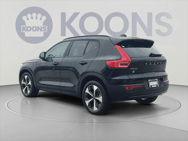 2026 Volvo XC40 Plus, B5 AWD Gas mild hybrid, Dark