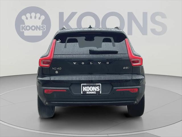 2026 Volvo XC40 Plus, B5 AWD Gas mild hybrid, Dark