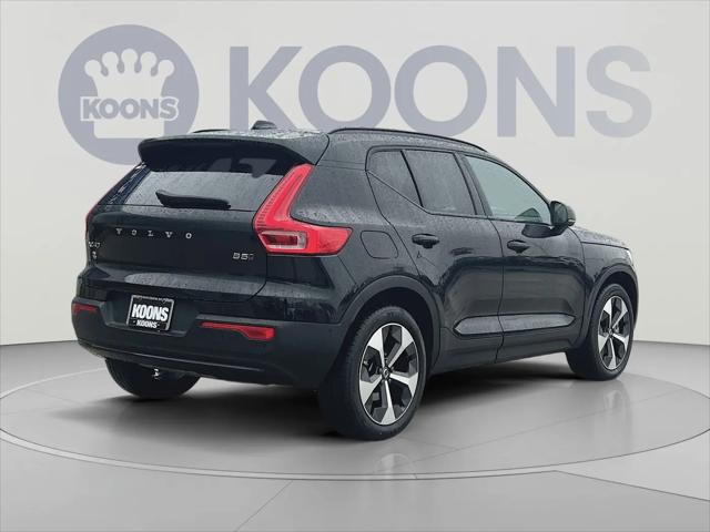 2026 Volvo XC40 Plus, B5 AWD Gas mild hybrid, Dark