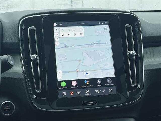 2026 Volvo XC40 Plus, B5 AWD Gas mild hybrid, Dark