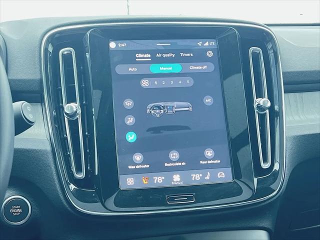 2026 Volvo XC40 Plus, B5 AWD Gas mild hybrid, Dark