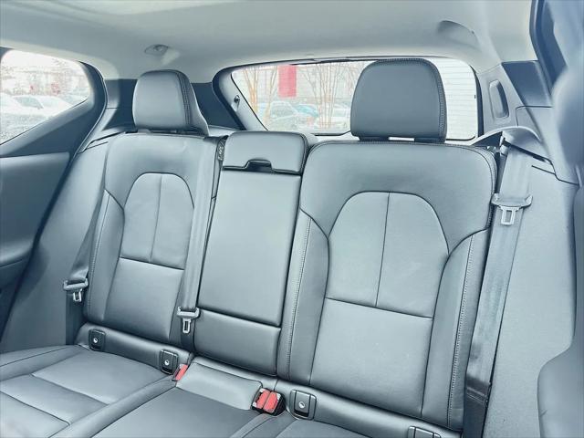 2026 Volvo XC40 Plus, B5 AWD Gas mild hybrid, Dark
