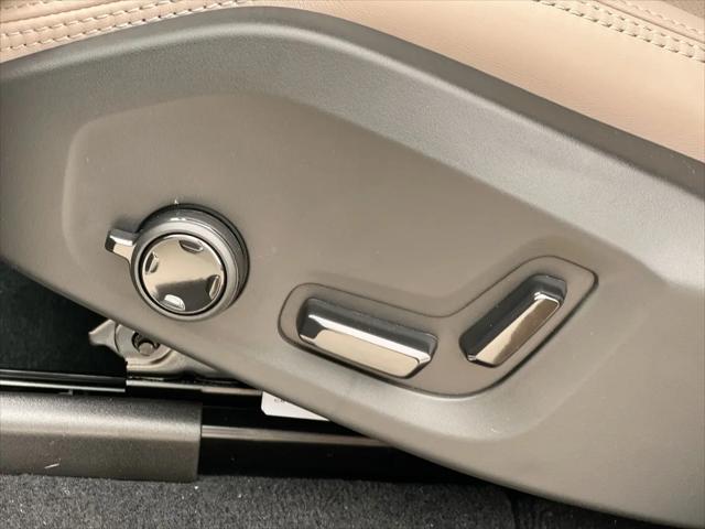 2026 Volvo XC90 Ultra Dark Theme, B6 AWD Gas mild hybrid, Gasoline, 7 Seats