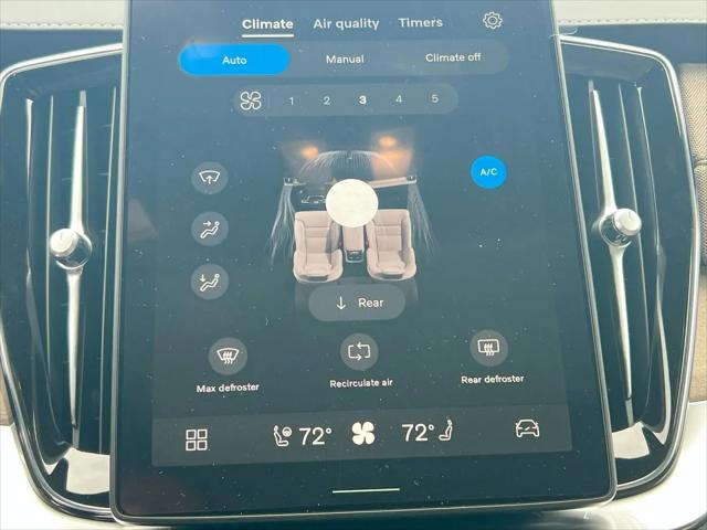 2026 Volvo XC90 Ultra Dark Theme, B6 AWD Gas mild hybrid, Gasoline, 7 Seats
