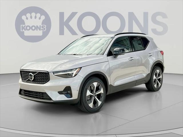 2026 Volvo XC40 Plus, B5 AWD Gas mild hybrid, Dark