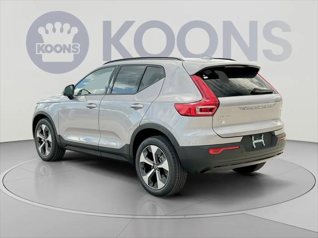 2026 Volvo XC40 Plus, B5 AWD Gas mild hybrid, Dark