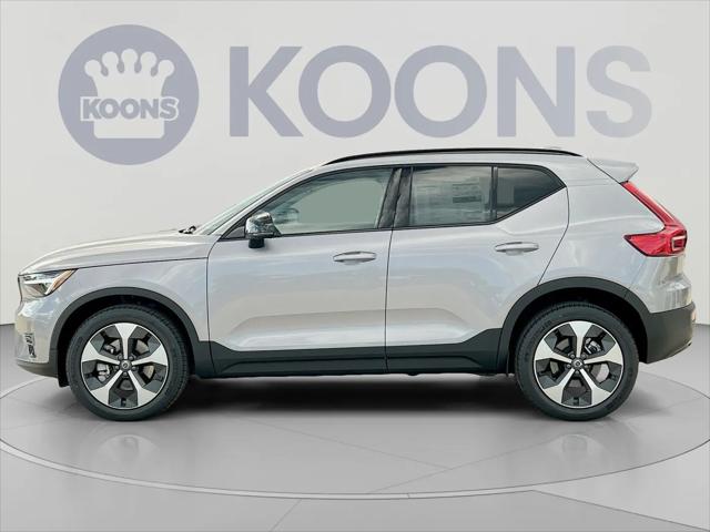 2026 Volvo XC40 Plus, B5 AWD Gas mild hybrid, Dark