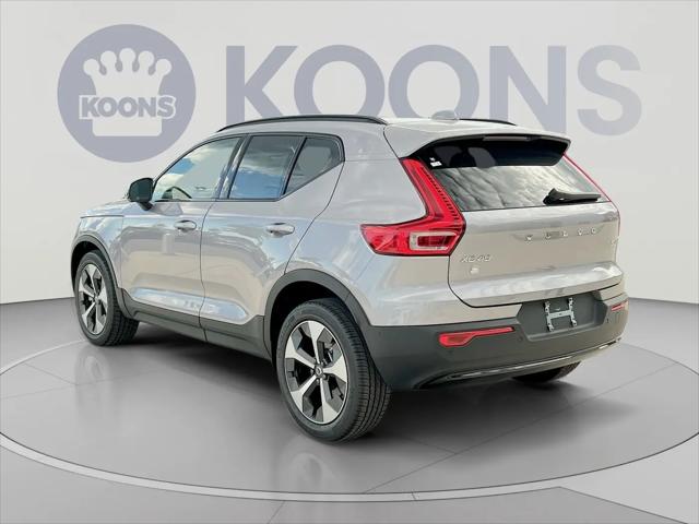 2026 Volvo XC40 Plus, B5 AWD Gas mild hybrid, Dark
