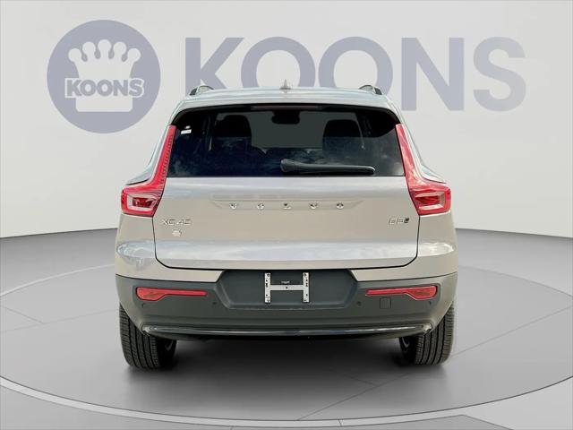 2026 Volvo XC40 Plus, B5 AWD Gas mild hybrid, Dark