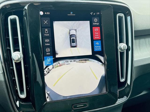 2026 Volvo XC40 Plus, B5 AWD Gas mild hybrid, Dark