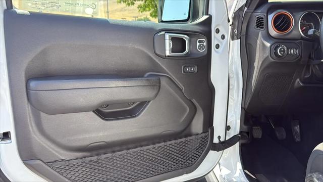 2022 Jeep Gladiator Sport