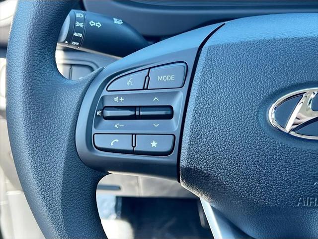 2025 Hyundai Venue SE
