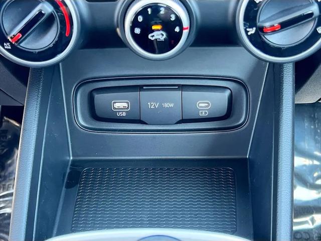 2025 Hyundai Venue SE