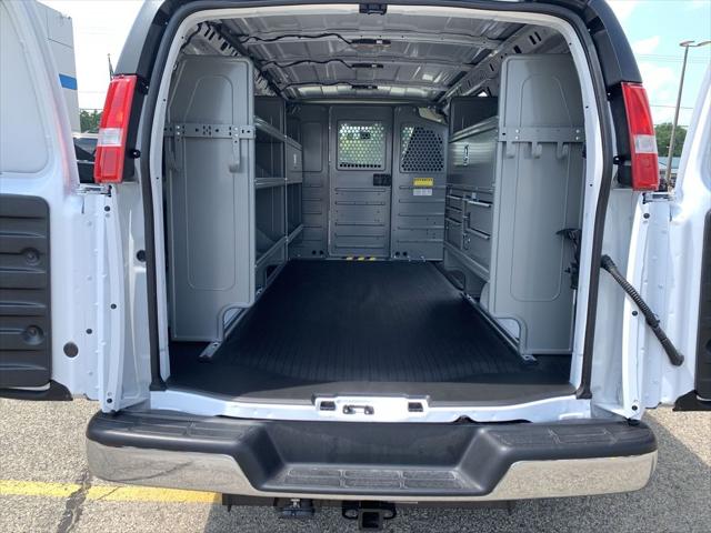 2025 GMC Savana Cargo RWD 2500 Regular Wheelbase Work Van