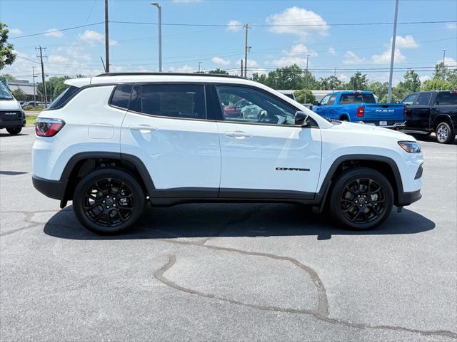 2025 Jeep Compass COMPASS LATITUDE 4X4