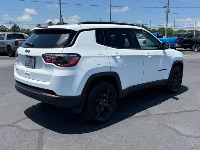 2025 Jeep Compass COMPASS LATITUDE 4X4