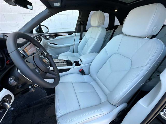 2025 Porsche Macan AWD