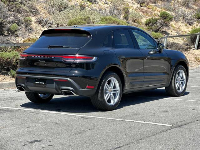 2025 Porsche Macan AWD