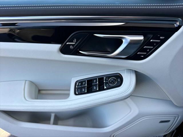 2025 Porsche Macan AWD