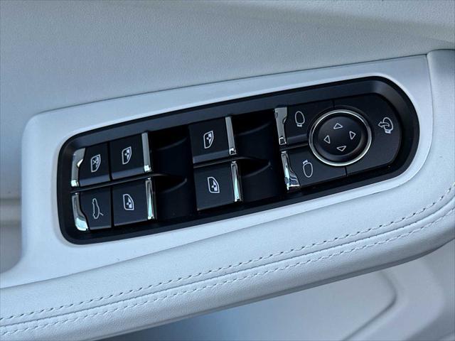 2025 Porsche Macan AWD