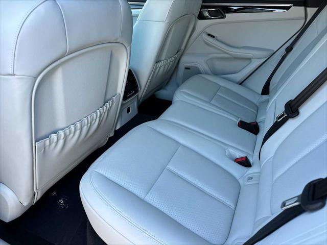 2025 Porsche Macan AWD