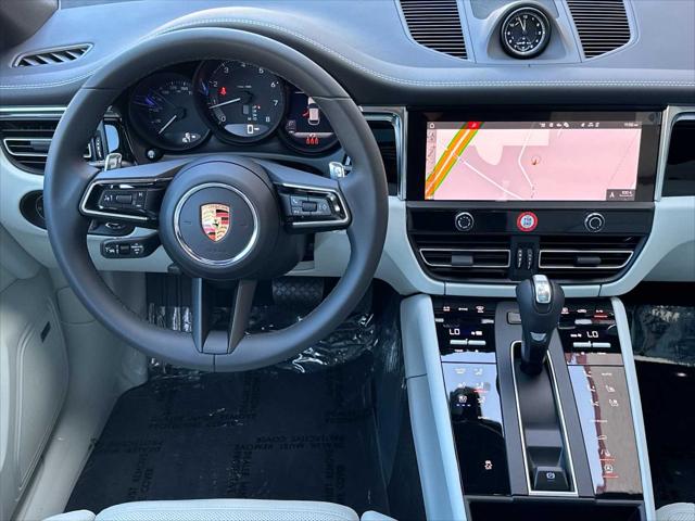 2025 Porsche Macan AWD