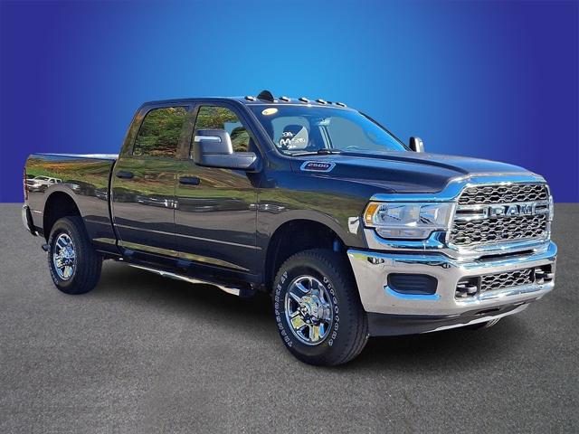 2024 RAM 2500 Tradesman Crew Cab 4x4 64 Box