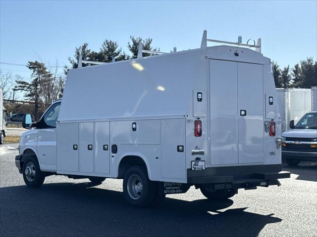 2025 Chevrolet Express Cutaway Work Van