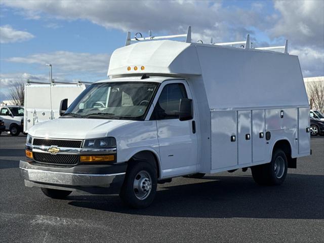 2025 Chevrolet Express Cutaway Work Van